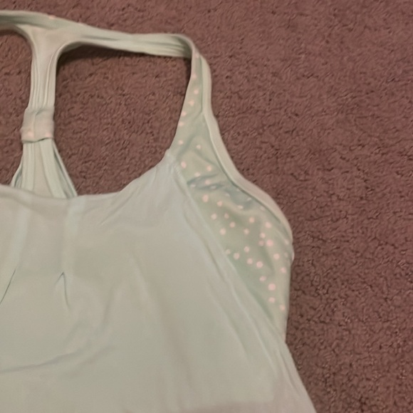 Lululemon work out top - Picture 2 of 5